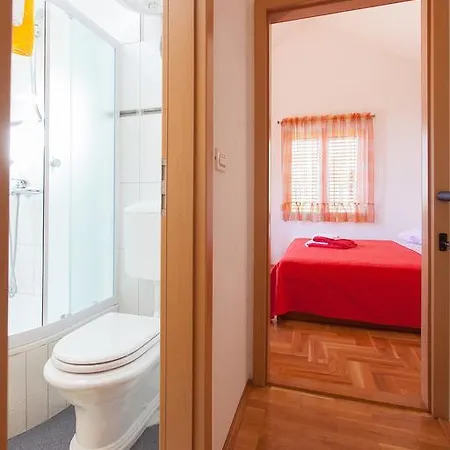 بيت للعطل Lora Tučepi